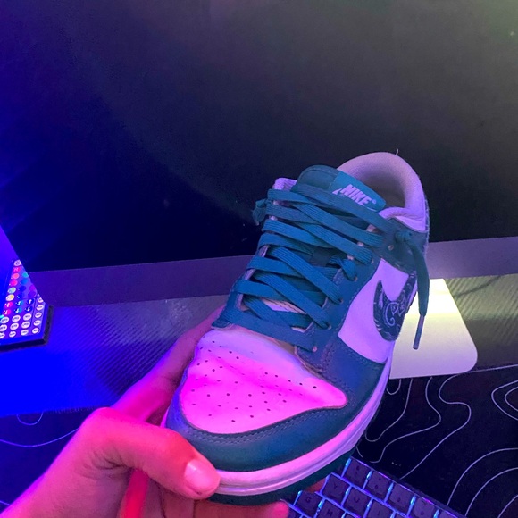 Nike Dunks. - Picture 1 of 5